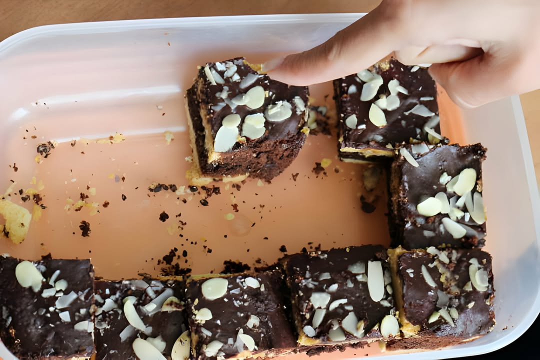 Nostalgic Chocolate Brownies: Relive School Days with This Irresistible Treat 2 nostalgic chocolate brownies Elite Cooking Recipes