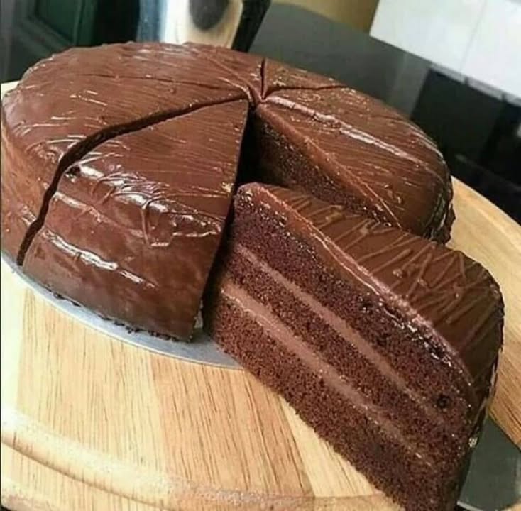 Heavenly Nutella Chocolate Cake: Rich, Moist & Easy to Make 1 Nutella Chocolate Cake