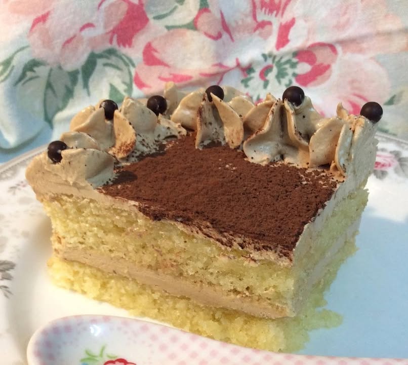 Delightful Praline Cream Cake: A French-Inspired Dessert Sensation 2 praline cream cake Elite Cooking Recipes