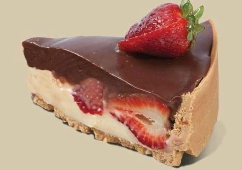 Heavenly Strawberry Cream Cake: A Sweet and Creamy Delight 2 strawberry cream cake Elite Cooking Recipes